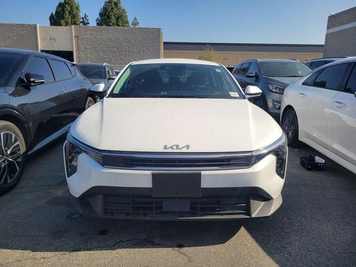 Snow White Pearl 2025 Kia K4 LX