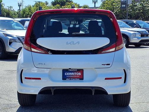 Snow White Pearl 2022 Kia Soul GT-Line