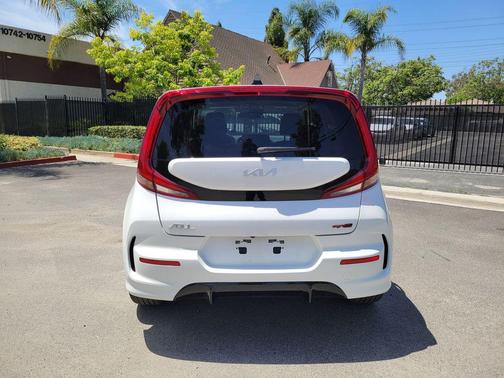 Snow White Pearl 2022 Kia Soul GT-Line