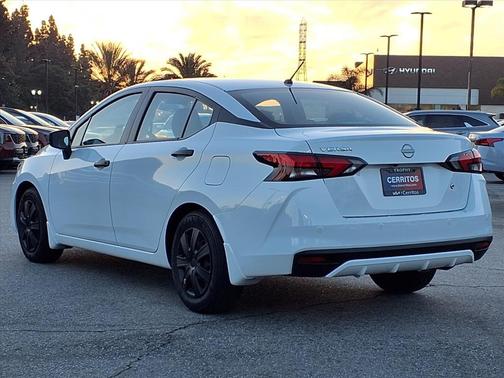 2024 Nissan Versa 1.6 S
