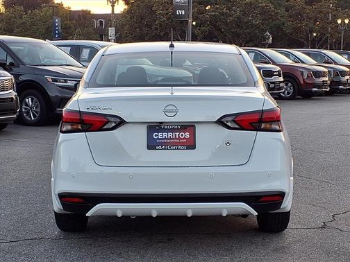 2024 Nissan Versa 1.6 S