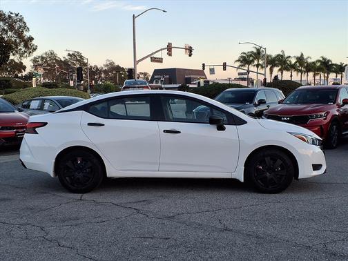 2024 Nissan Versa 1.6 S
