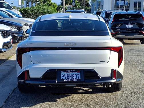 Snow White Pearl 2025 Kia K4 GT-Line Turbo
