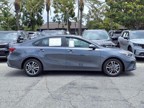 Gravity Gray 2023 Kia Forte LXS