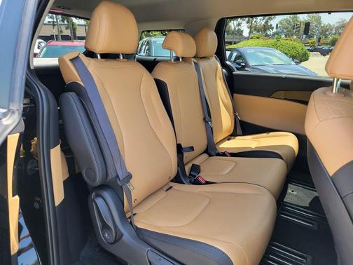 Aurora Black Pearl 2024 Kia Carnival EX