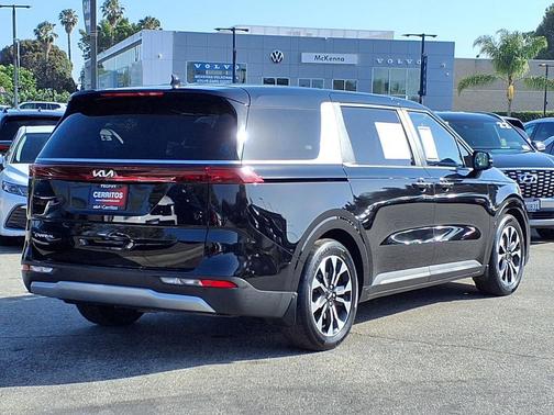 Aurora Black Pearl 2024 Kia Carnival EX
