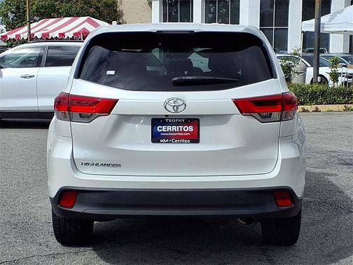 2019 Toyota Highlander LE I4