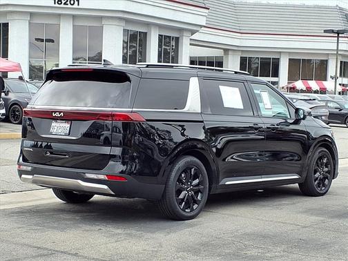2024 Kia Carnival SX