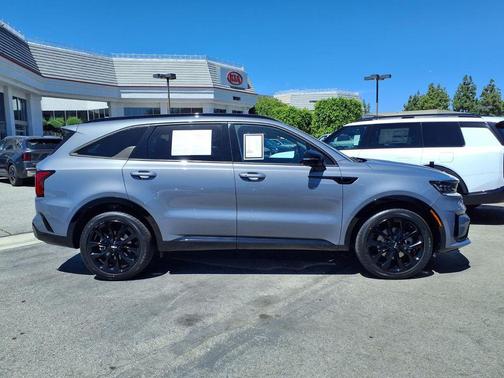 Everlasting Silver 2023 Kia Sorento SX