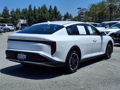 Snow White Pearl 2025 Kia K4 EX