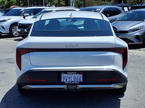 Snow White Pearl 2025 Kia K4 EX