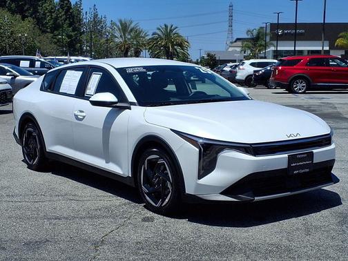 Snow White Pearl 2025 Kia K4 EX