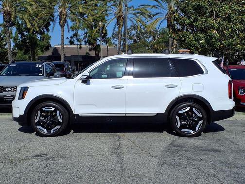 Glacial White Pearl 2025 Kia Telluride S