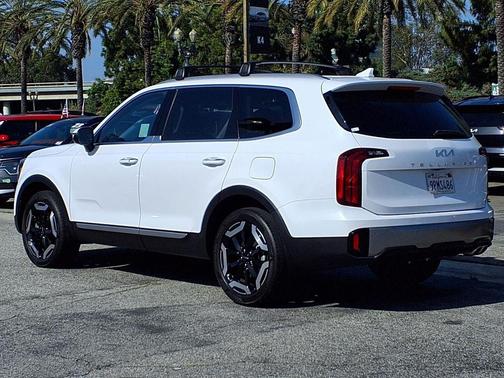 Glacial White Pearl 2025 Kia Telluride S