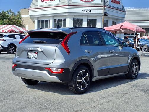 2023 Kia Niro LX