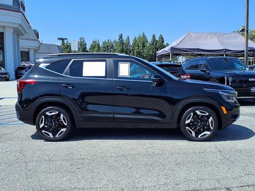 Fusion Black 2024 Kia Seltos SX Turbo