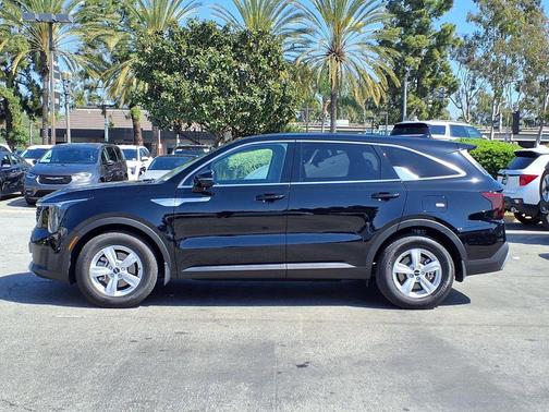 2025 Kia Sorento LX