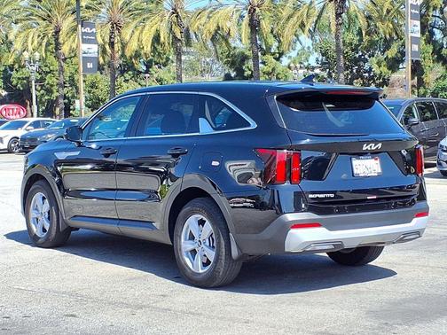 2025 Kia Sorento LX