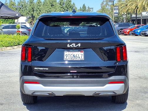 2025 Kia Sorento LX