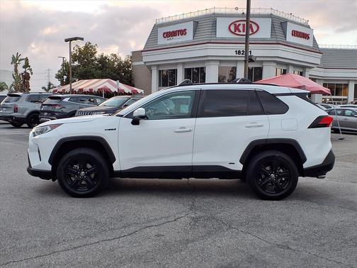 2021 Toyota RAV4 Hybrid XLE