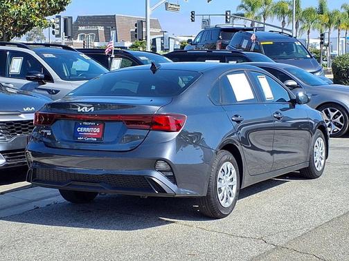Gravity Gray 2024 Kia Forte LX
