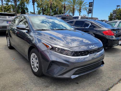 Gravity Gray 2024 Kia Forte LX