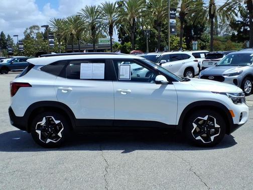 Snow White Pearl 2024 Kia Seltos EX