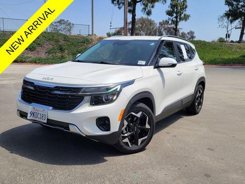 Snow White Pearl 2024 Kia Seltos EX