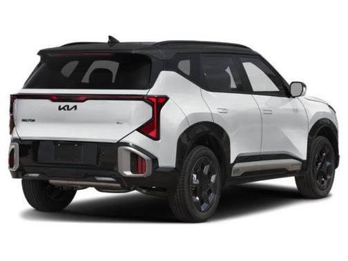 Snow White Pearl/Black Roof 2027 Kia Seltos X-Line S