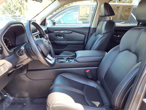 Modern Steel Metallic 2025 Honda Pilot EX-L