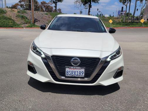 Pearl White Tricoat 2020 Nissan Altima SR FWD