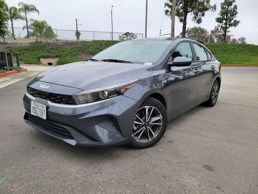 Gravity Gray 2022 Kia Forte LXS