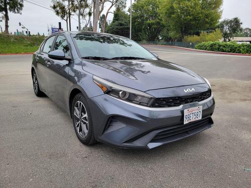 Gravity Gray 2022 Kia Forte LXS