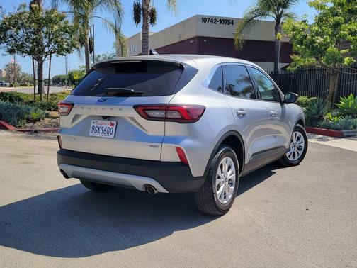 Iconic Silver Metallic 2023 Ford Escape Active