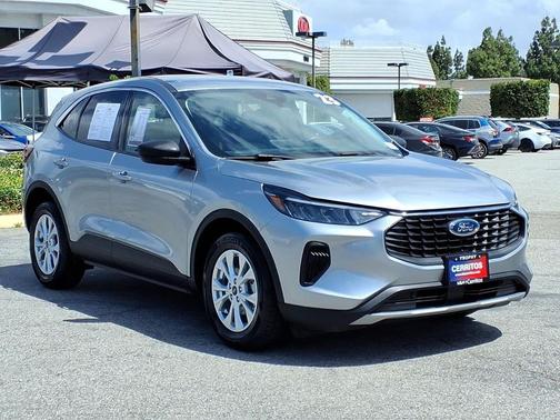 Iconic Silver Metallic 2023 Ford Escape Active