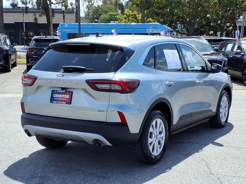 Iconic Silver Metallic 2023 Ford Escape Active