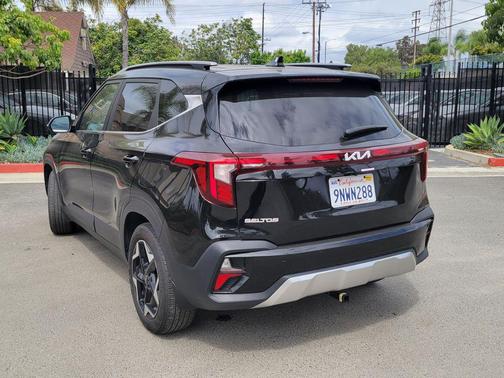 Fusion Black 2024 Kia Seltos EX