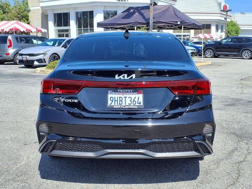 Aurora Black 2023 Kia Forte LXS