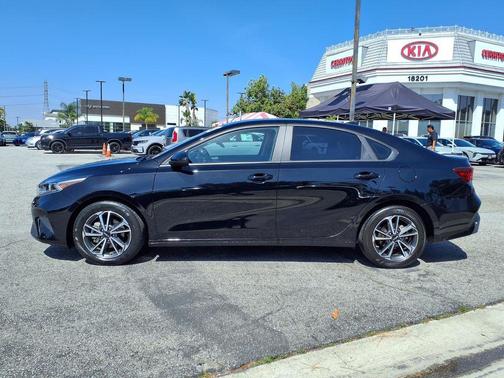 Aurora Black 2023 Kia Forte LXS