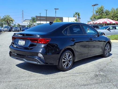 Aurora Black 2023 Kia Forte LXS