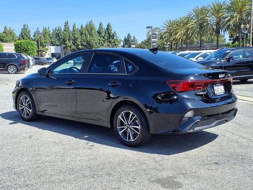 Aurora Black 2023 Kia Forte LXS