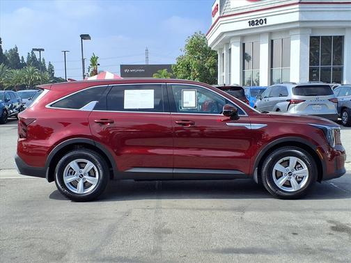 2025 Kia Sorento LX