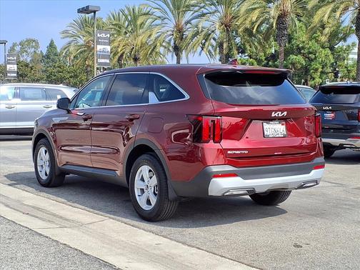 2025 Kia Sorento LX