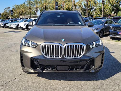 Manhattan Green Metallic 2026 BMW X5 sDrive40i