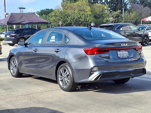 Gravity Gray 2022 Kia Forte LXS
