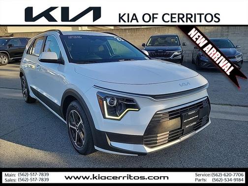 Snow White Pearl 2023 Kia Niro EX
