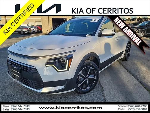 Snow White Pearl 2023 Kia Niro EX