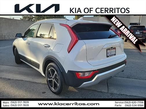 Snow White Pearl 2023 Kia Niro EX