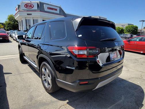 Crystal Black Pearl 2025 Honda Pilot EX-L