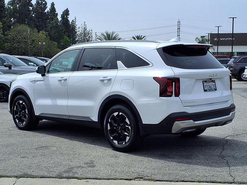Glacial White Pearl 2025 Kia Sorento S